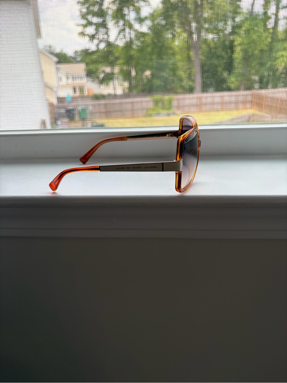 Marc By Marc Jacobs Amber Tortoise Gradient Oversized Women's Sunglasses - Picture 2 of 4